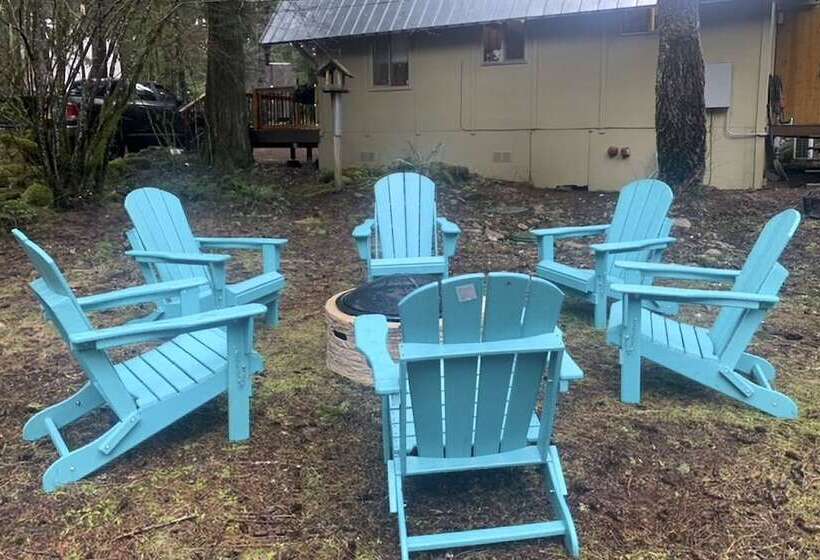 Cozy A Frame W/ Hot Tub, Fire Pit, & Fireplace!