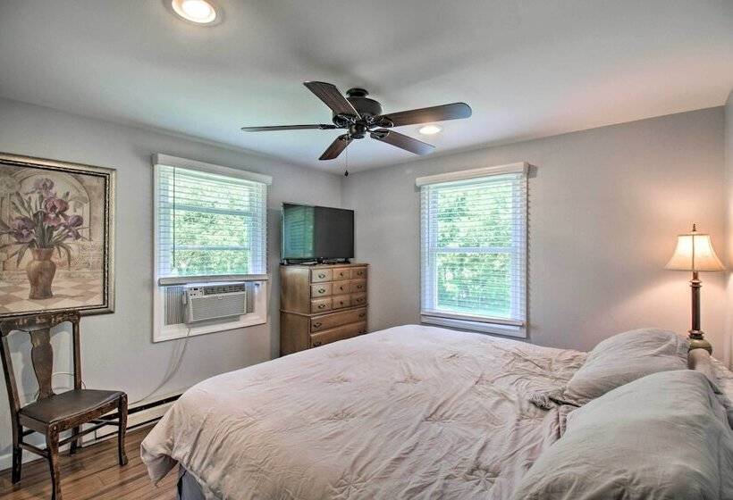 Cozy Cabin W/ Patio On Craig Creek: Pets Ok!