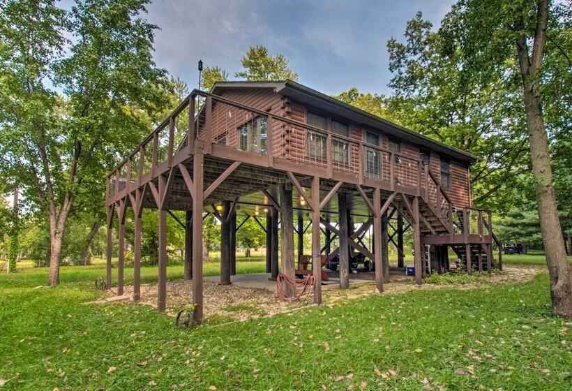 Cozy Riverfront Getaway: Fishing On Site!