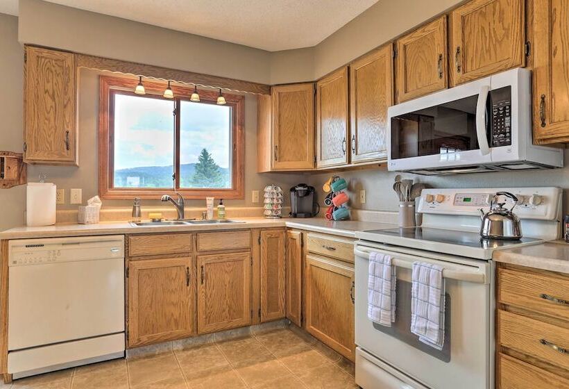 Cozy Sturgis Home W/ Yard, 2 Mi To Main St!