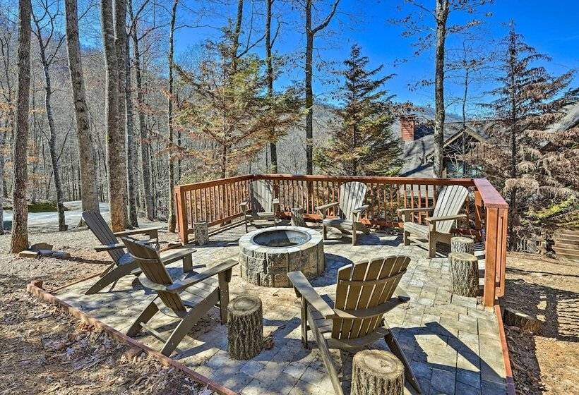 Hot Tub & Deck: Getaway Near Nantahala Gorge!