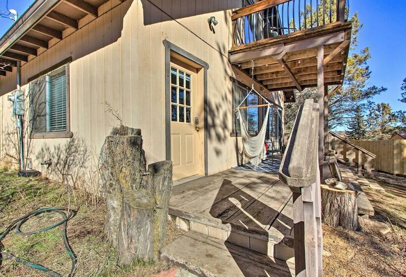 Fox Cottage    Quiet Escape W/ Private Deck!