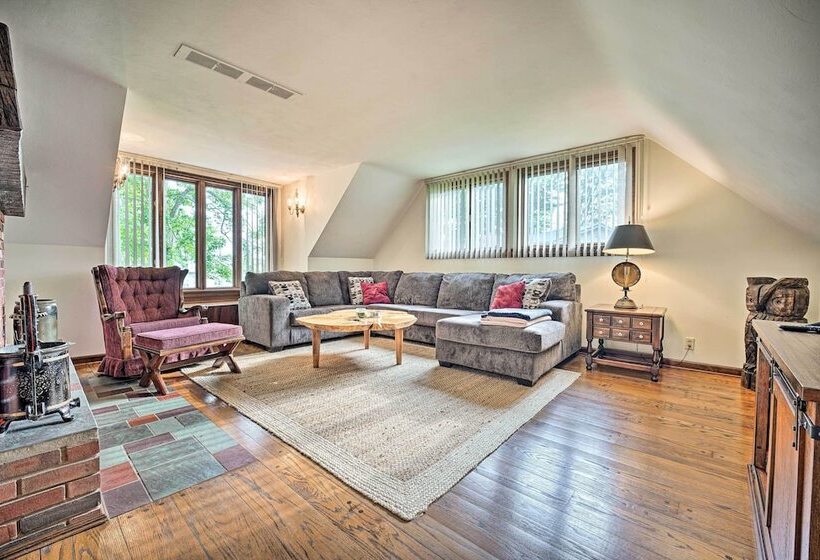 Gorgeous Bremen Home With Lake Access & Yard!