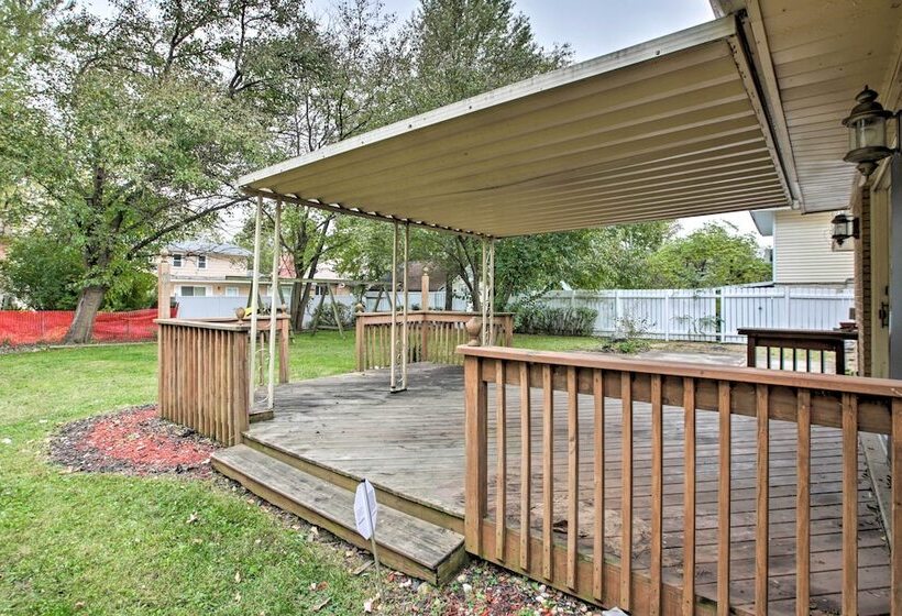 Home W/ Yard & Patio ~ 30 Mi To Downtown Chicago