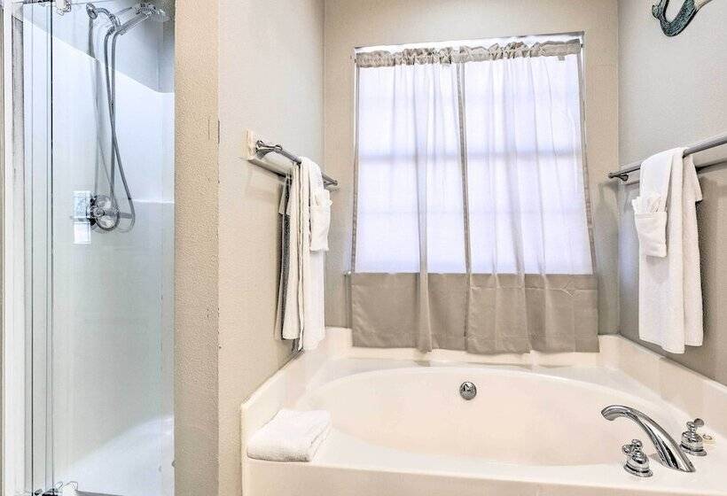 Orange Beach Home W/ Hot Tub < 2 Mi To The Wharf