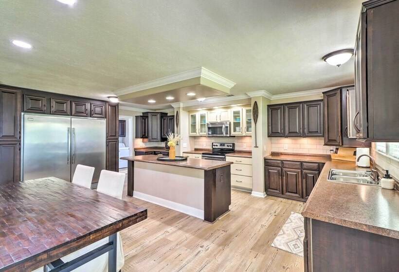 Lakeview Edgemont Escape W/ Fire Pit + Grill!