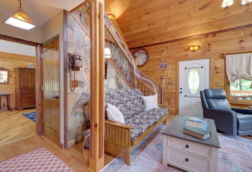 Lakewood Lodge Escape W/ Fire Pit