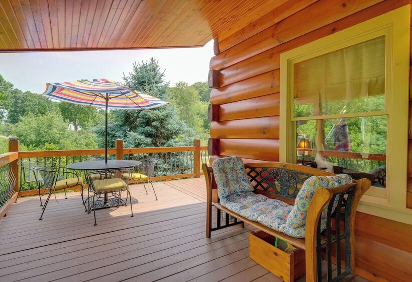 Lakewood Lodge Escape W/ Fire Pit