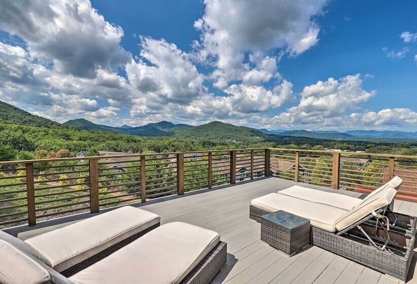 Luxe Asheville Home W/ Stunning Mountain Views!