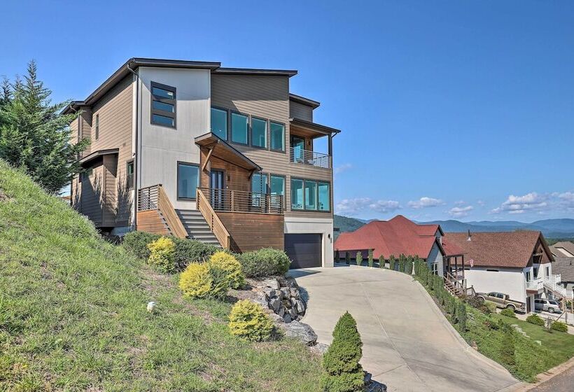 Luxe Asheville Home W/ Stunning Mountain Views!