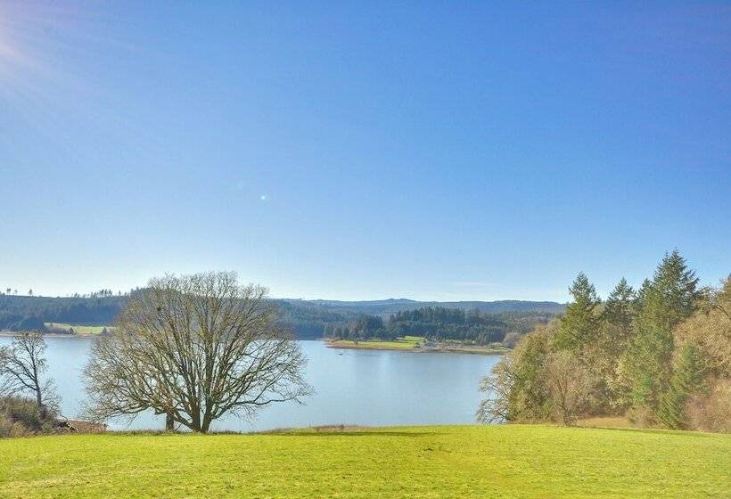 Luxe Cabin In The Woods: Walk To Lake!