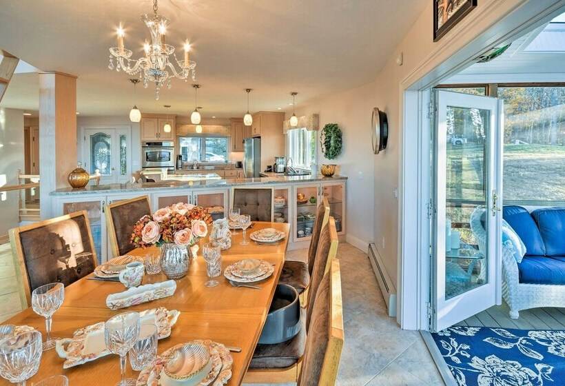 Luxurious Oceanfront Flanders Bay Home W/ Kayaks!