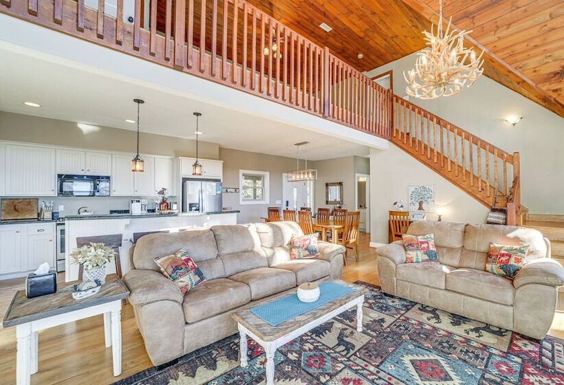 Luxurious Waynesville Family Home W/ Gorgeous View