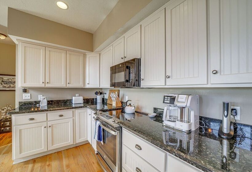 Luxurious Waynesville Family Home W/ Gorgeous View