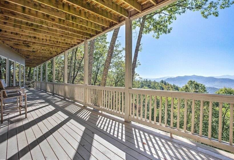 Luxurious Waynesville Family Home W/ Gorgeous View