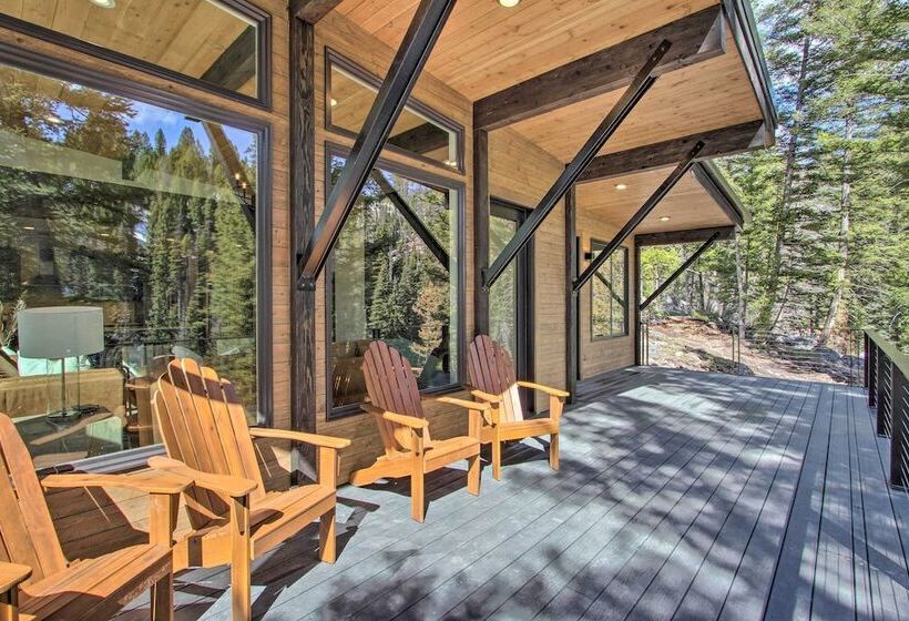 Modern & Newly Built Cabin: Ski, Fish, Hike!
