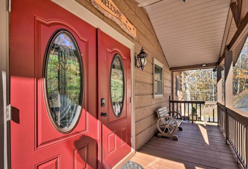 Outlaw Mountain Lodge: Fire Pit & Panoramic Views!