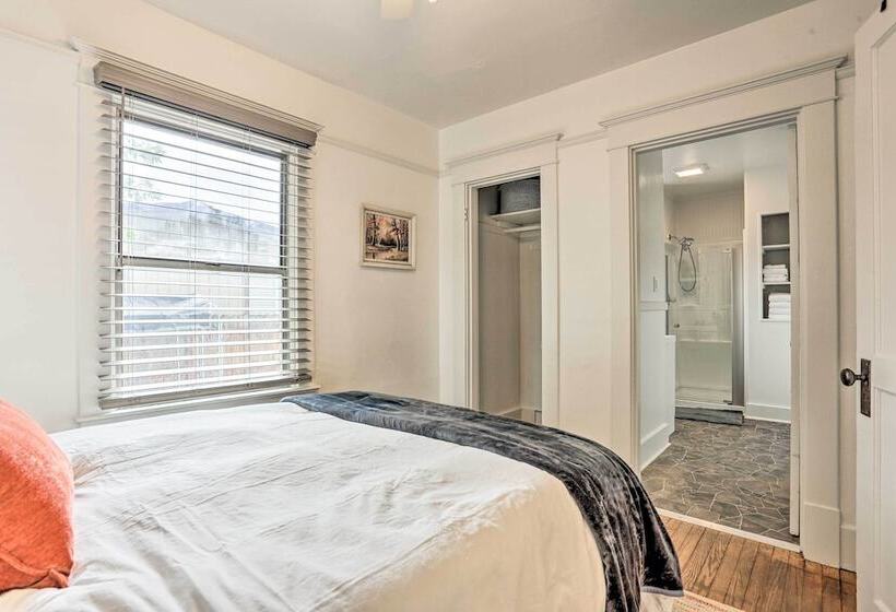 Pet Friendly Baker City Escape W/ Private Yard!