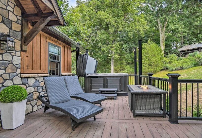 Pet Friendly Delta Cabin W/ Private Hot Tub!