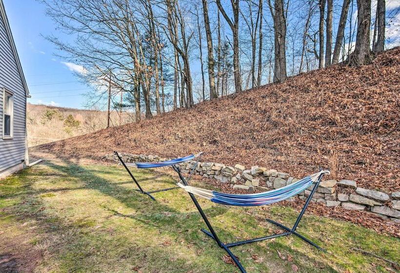 Pet Friendly Mohnton House Near Golf Course!