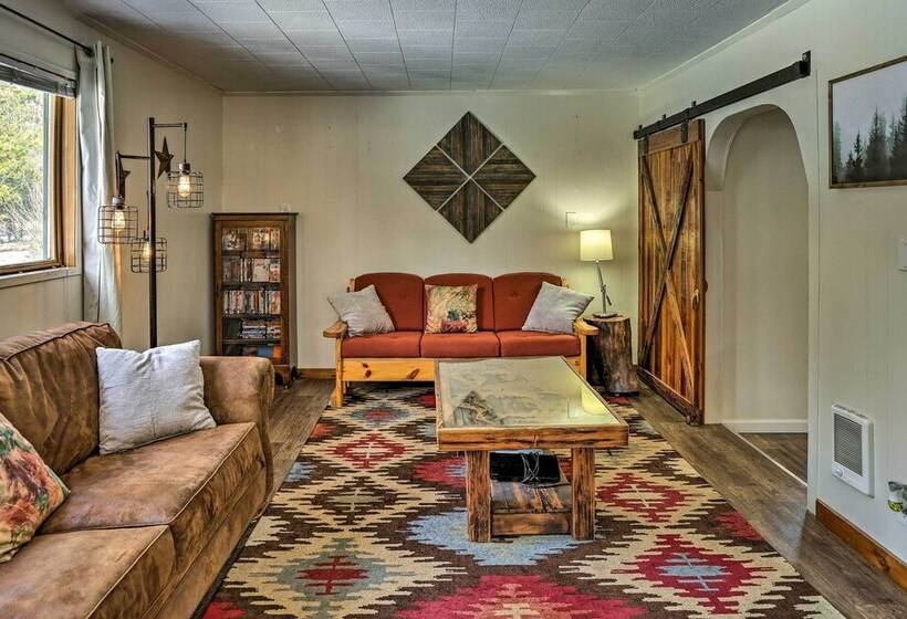 Private La Pine Cabin Rental: 30 Mi To Bend!