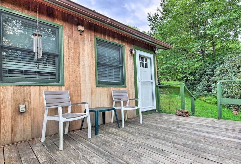2 Decks + Views: Spruce Pine Cabin On 8 Acres