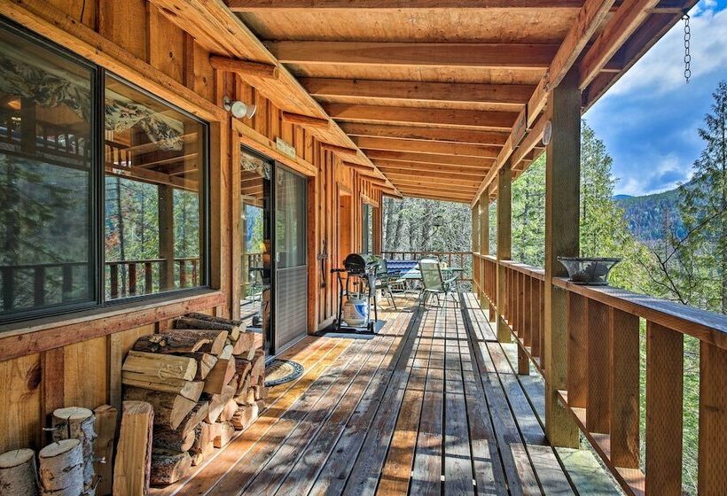 Private  Yaak River Hideaway  W/ Deck & Mtn Views!