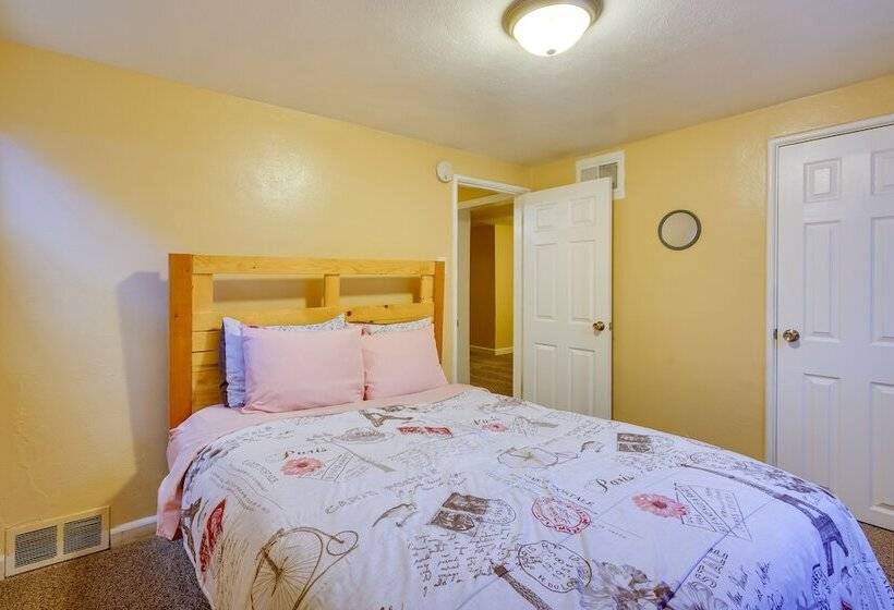 Pueblo House By Riverwalk, 2 Miles To Fairgrounds!
