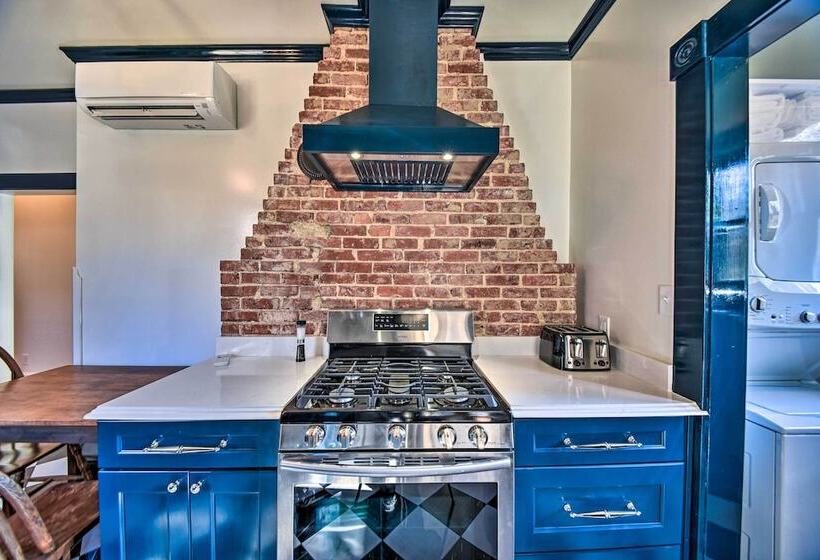 Radiant Gloucester House W/ Private Porch!