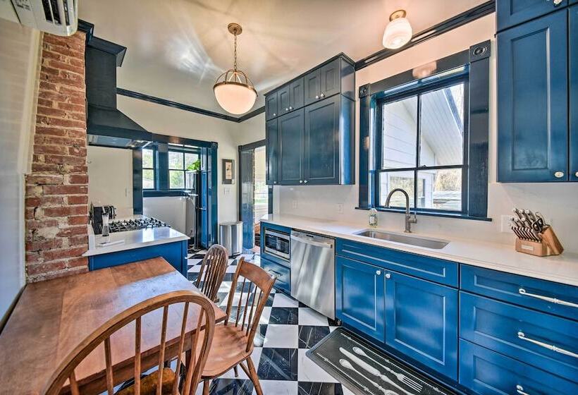 Radiant Gloucester House W/ Private Porch!