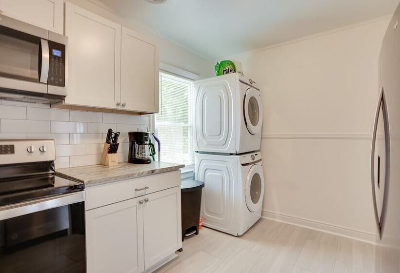 Richmond Vacation Home: 4 Mi To Downtown!