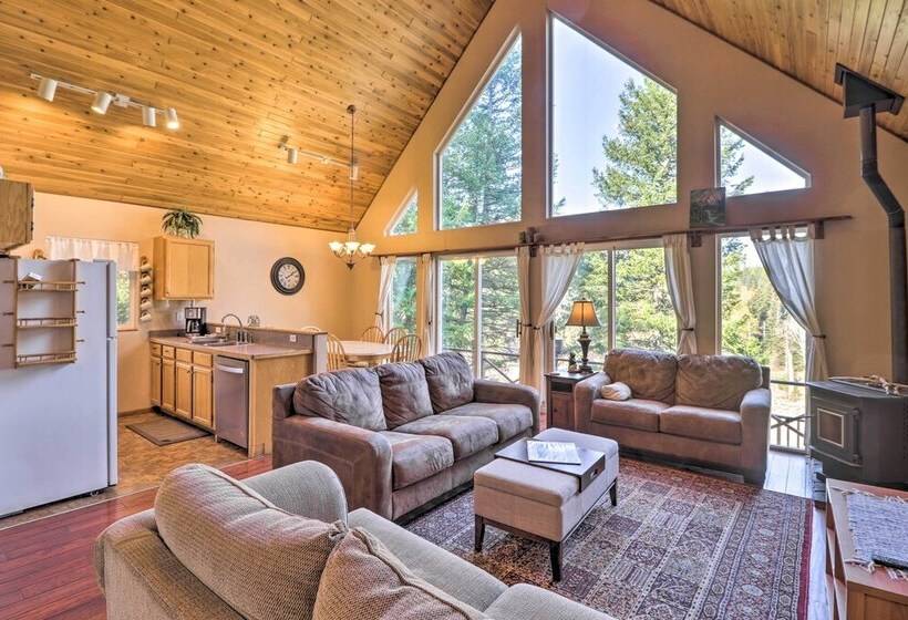 Riverfront Hungry Horse House With Large Deck!