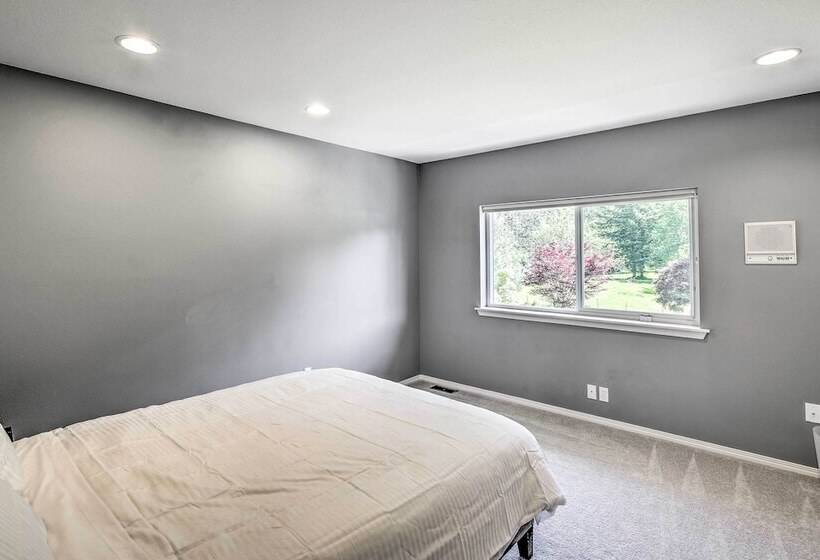 Riverside North Bend Oasis: Stunning Mountain View