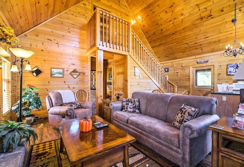 Sevierville Retreat: Private Hot Tub & Lake Views!