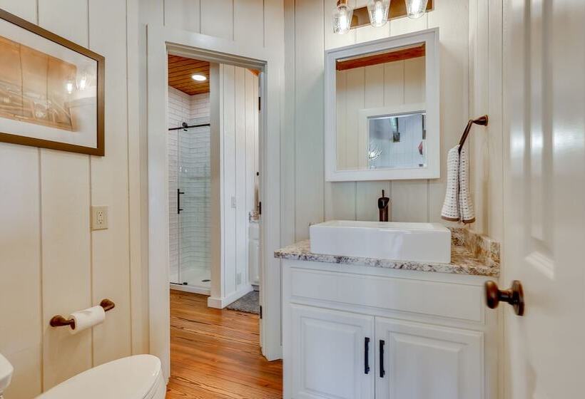 Spacious Alabama Retreat   Deck, Grill & Fire Pit!