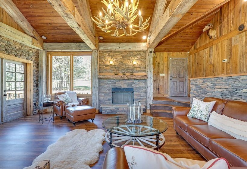 Spacious Alabama Retreat   Deck, Grill & Fire Pit!