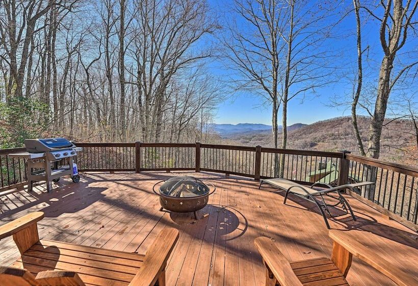 Spacious Franklin Cabin W/ Mountain Views!