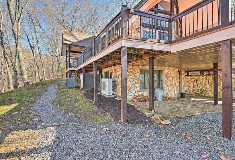 Spacious Franklin Cabin W/ Mountain Views!