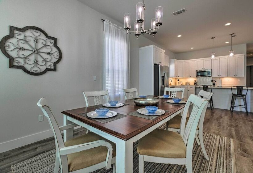 Spacious Gulfport Home   Walk To Beach!