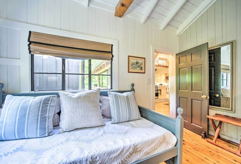 Tranquil Highlands Cottage With Fire Pit & Stream!