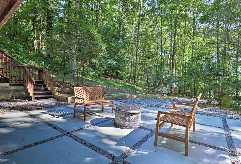 Weaverville Home W/ Wraparound Deck & Fire Pit!