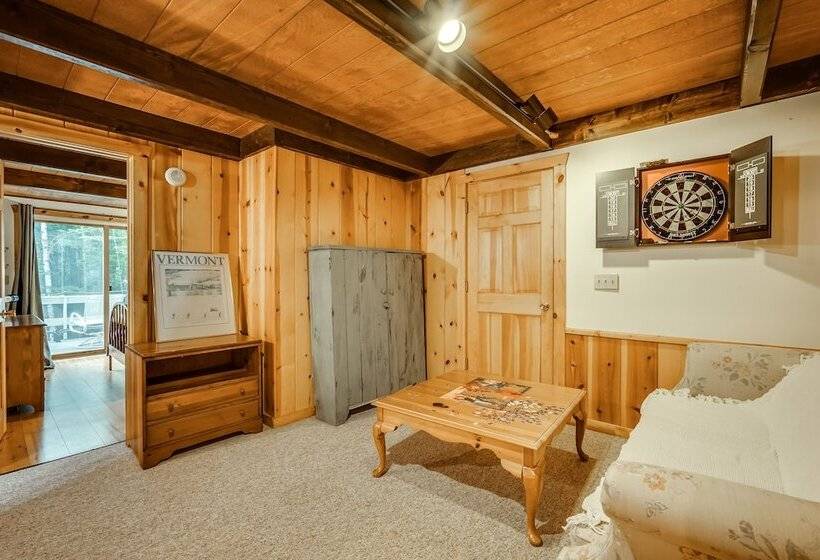 Woodsy Cabin W/ Fire Pit ~ 8 Mi To Mount Snow