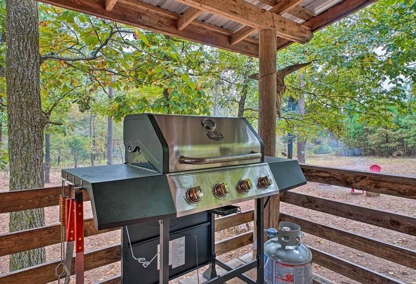 Wright City Cabin W/ Fire Pit + Forest Views!