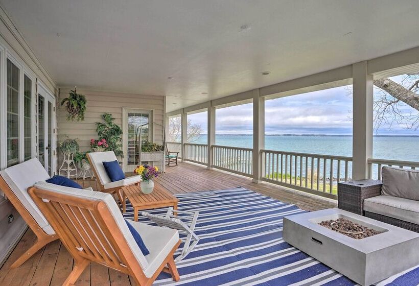 Beachfront Urbanna Home W/ Gas Grill & Deck!