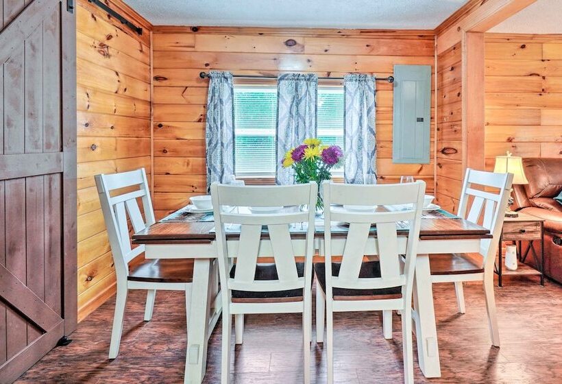 Charming Jamestown Cabin W/ Large Backyard!