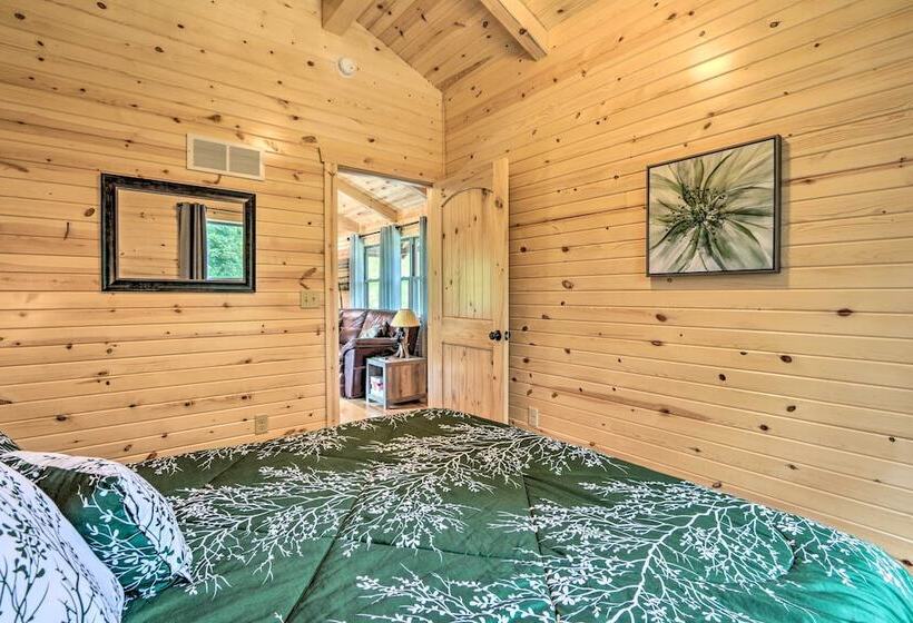 Clover Cabin  W/ Hot Tub+deck In Hocking Hills!