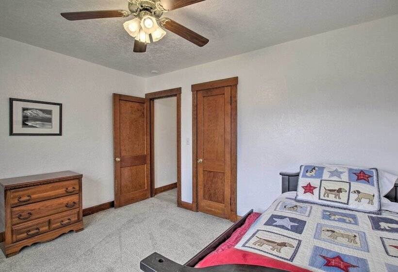 Convenient Preston Retreat W/ Private Yard!