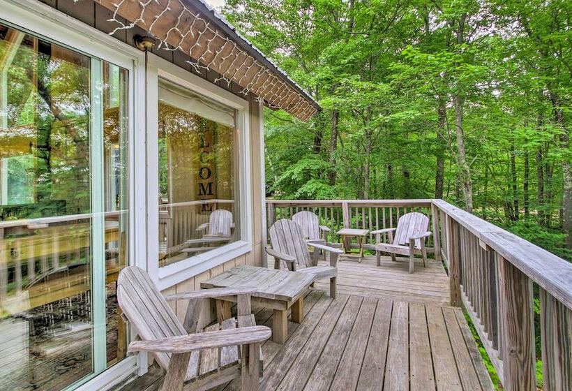 Conway Area Chalet W/ Mountain Views & Fire Pit!