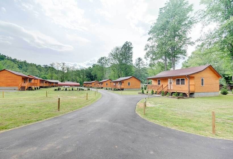 Cozy Bryson City Cabin On Tuck River W/ Fire Pit!