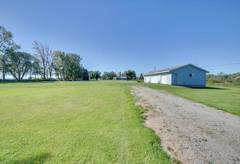600  Of Green Bay Frontage & Dock: Cozy Cottage